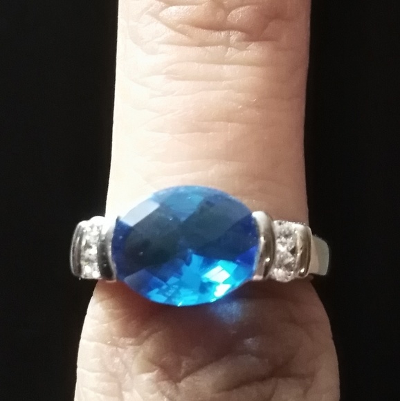 Swiss Blue Sterling silver ring with diamond like - Picture 2 of 3